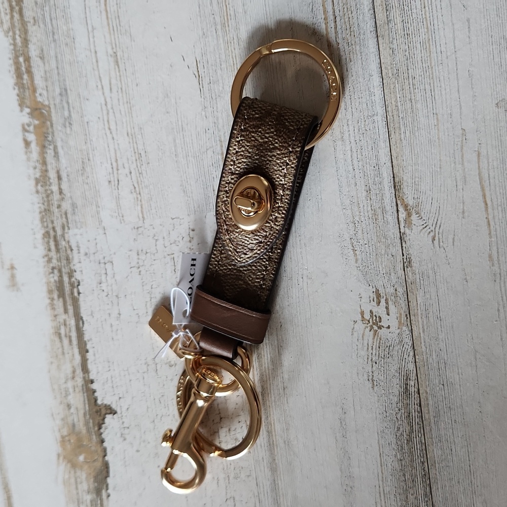 BNWT coach keychain